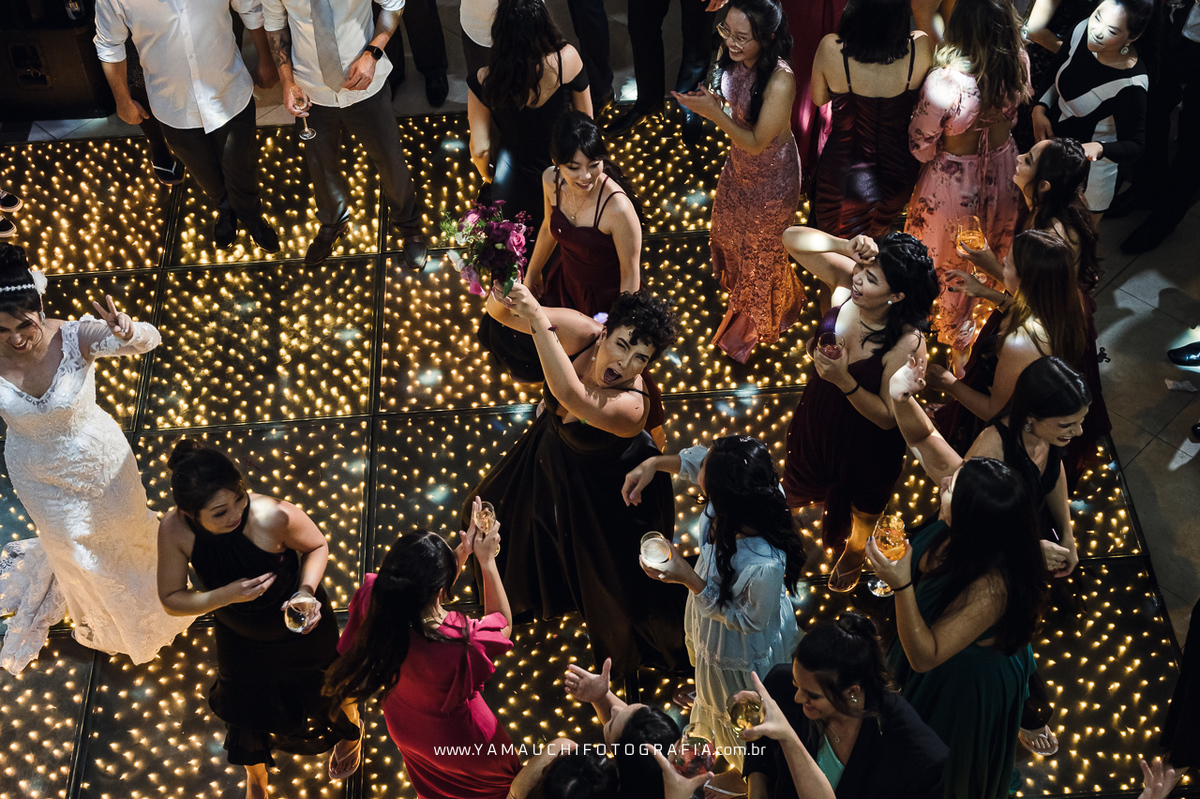 Momento do buque de flores da noiva