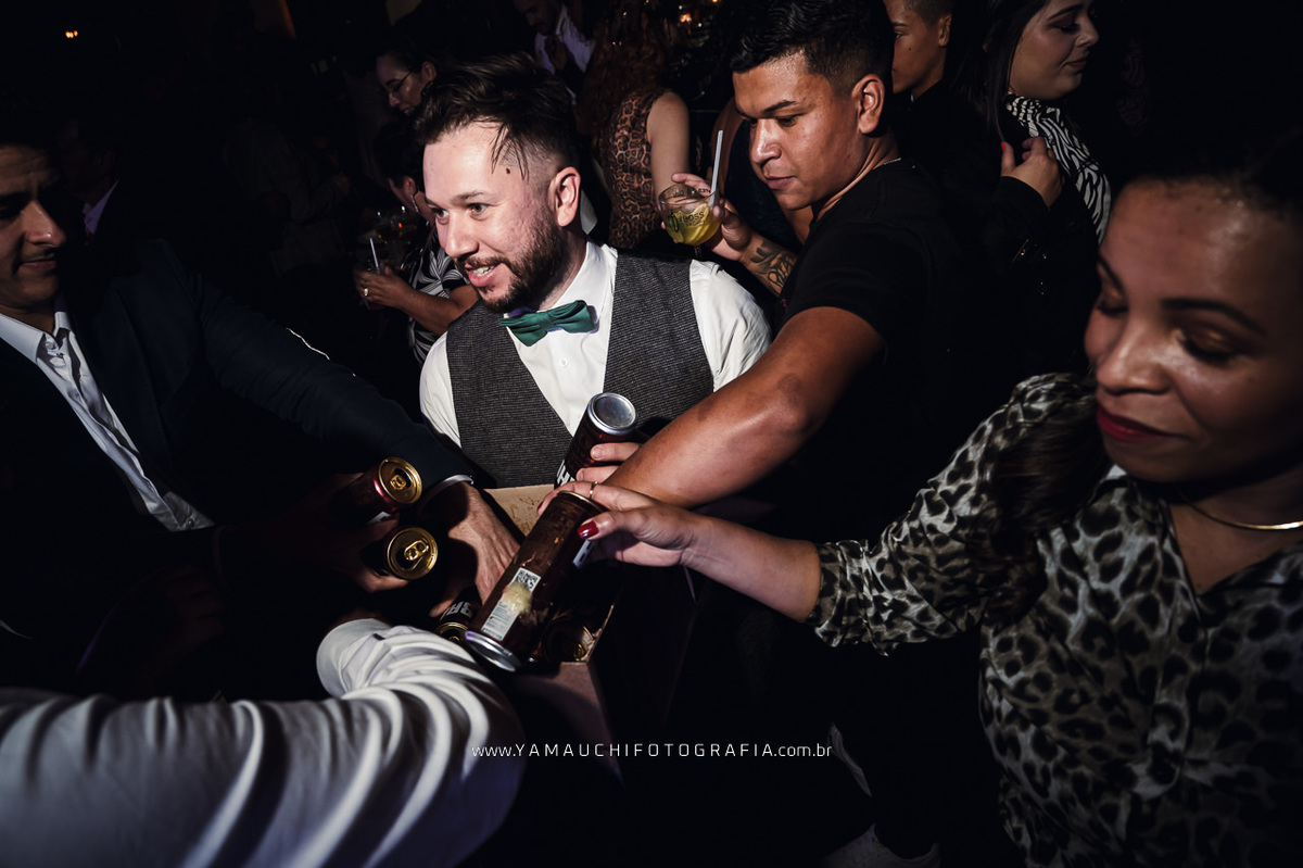 Escola de samba no casamento