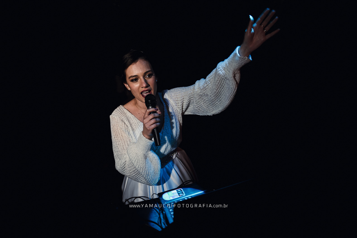 Noiva fazendo discurso