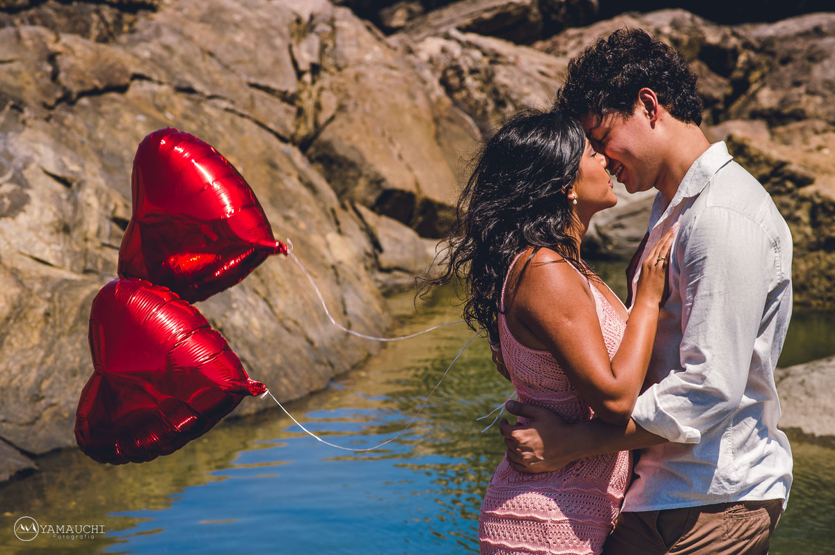 casal com balão
