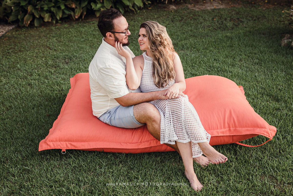 Ensaio de casal no campo