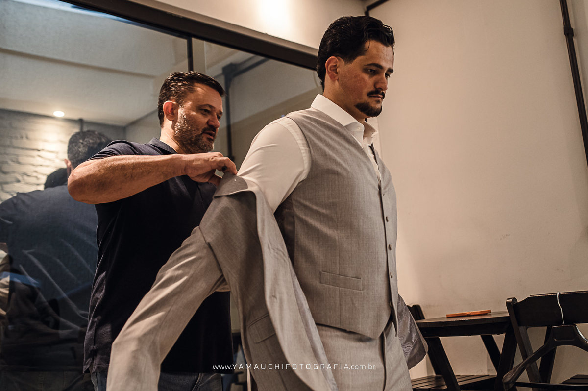 Terno para noivo para casamento no campo