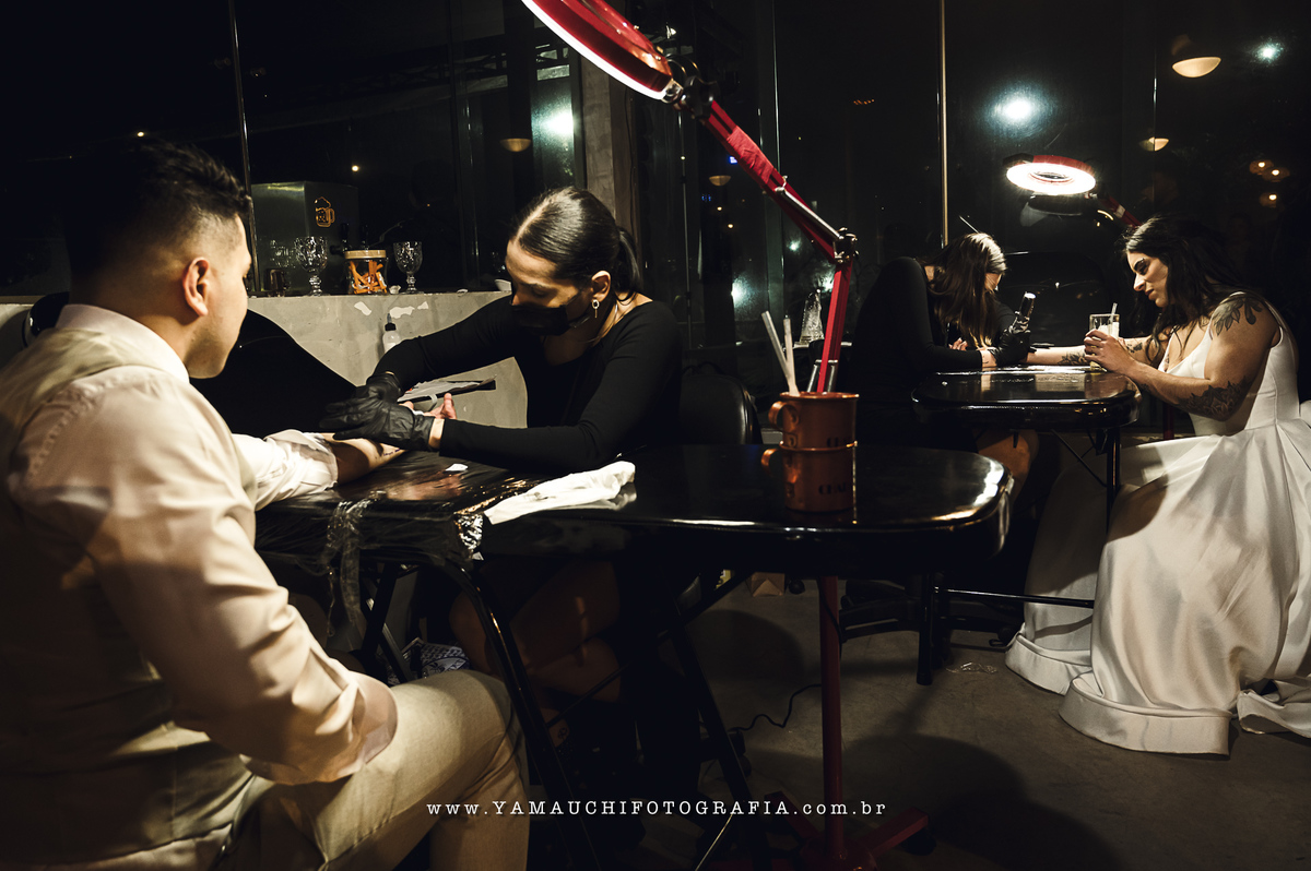 Estúdio de tatuagem para casamento