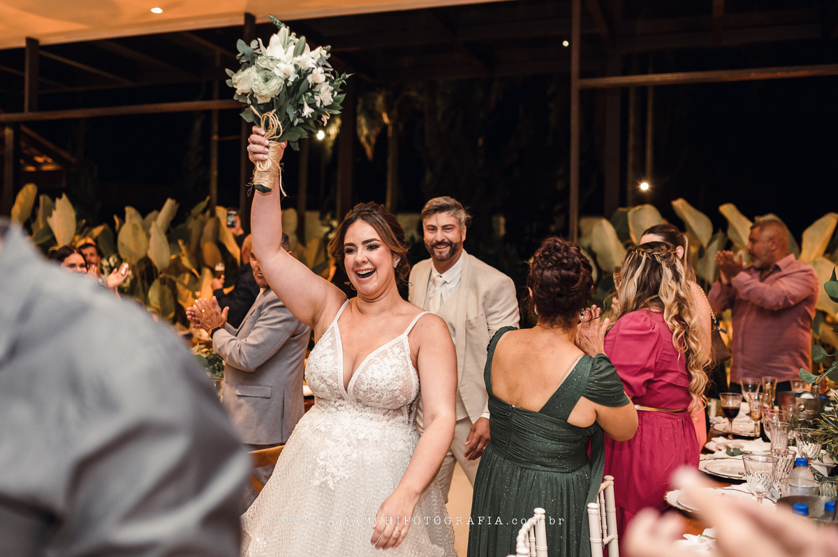 Entrada dos noivos no Sitio HIS Eventos