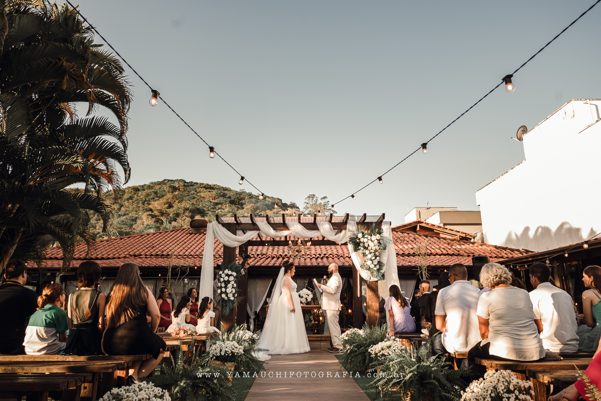 Cerimonia de casamento no campo em Guararema