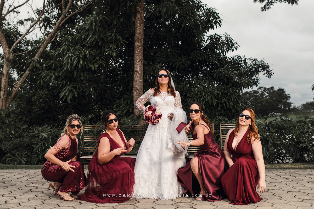 Ideia para foto com madrinhas de casamento