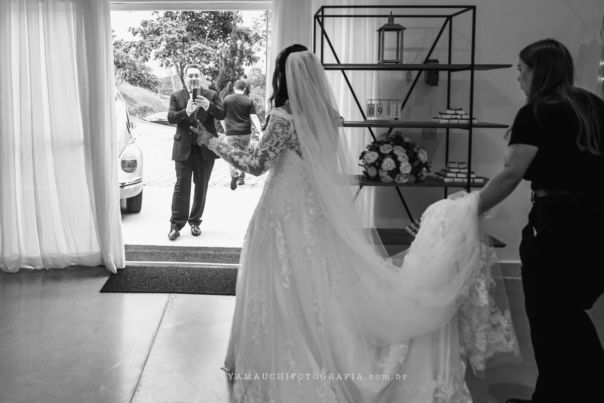 Vestido de noiva para casamento no campo no Sítio Sonho Real