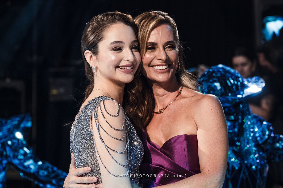 Foto da debutante na festa de 15 anos de julia Alabarce