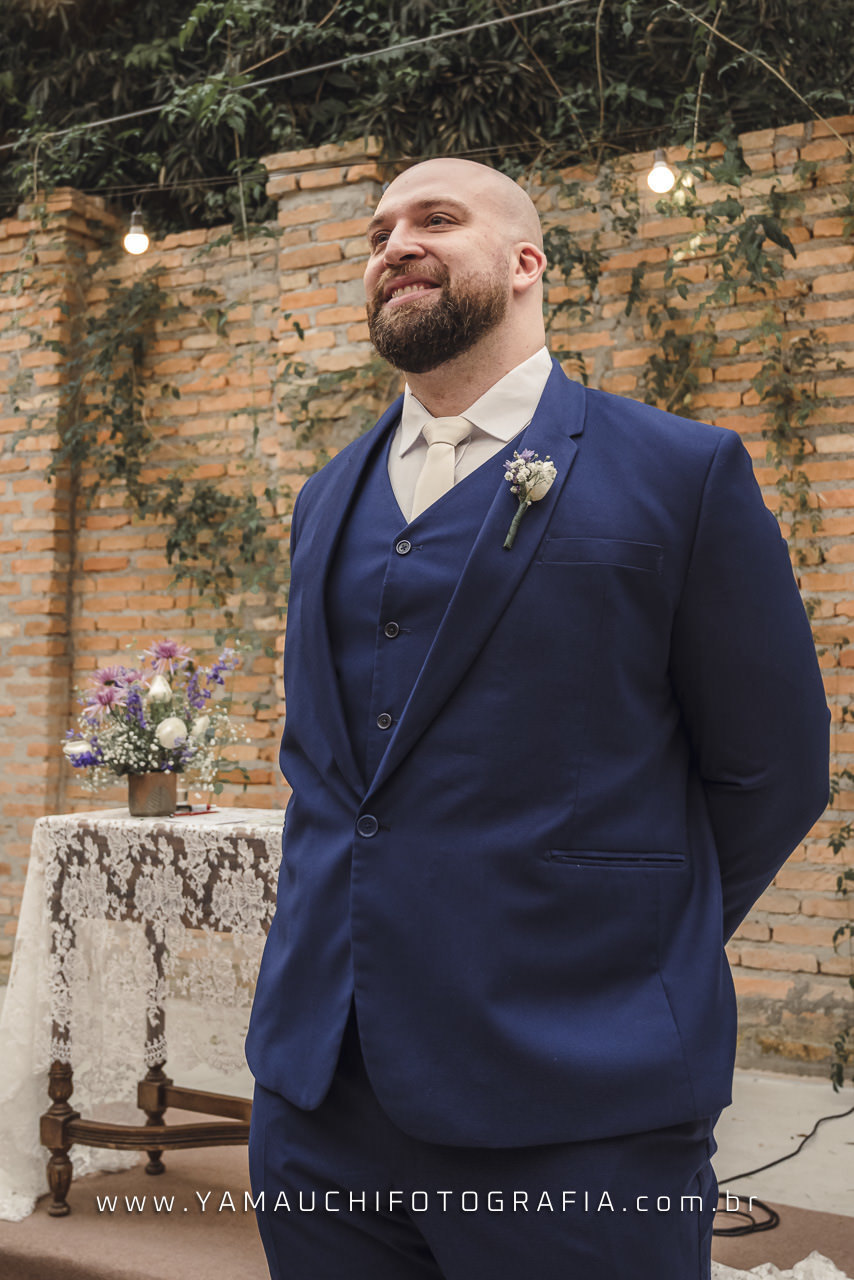 Terno para noivos para casamento no campo