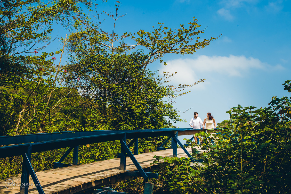 Fotografia de casal na ponte