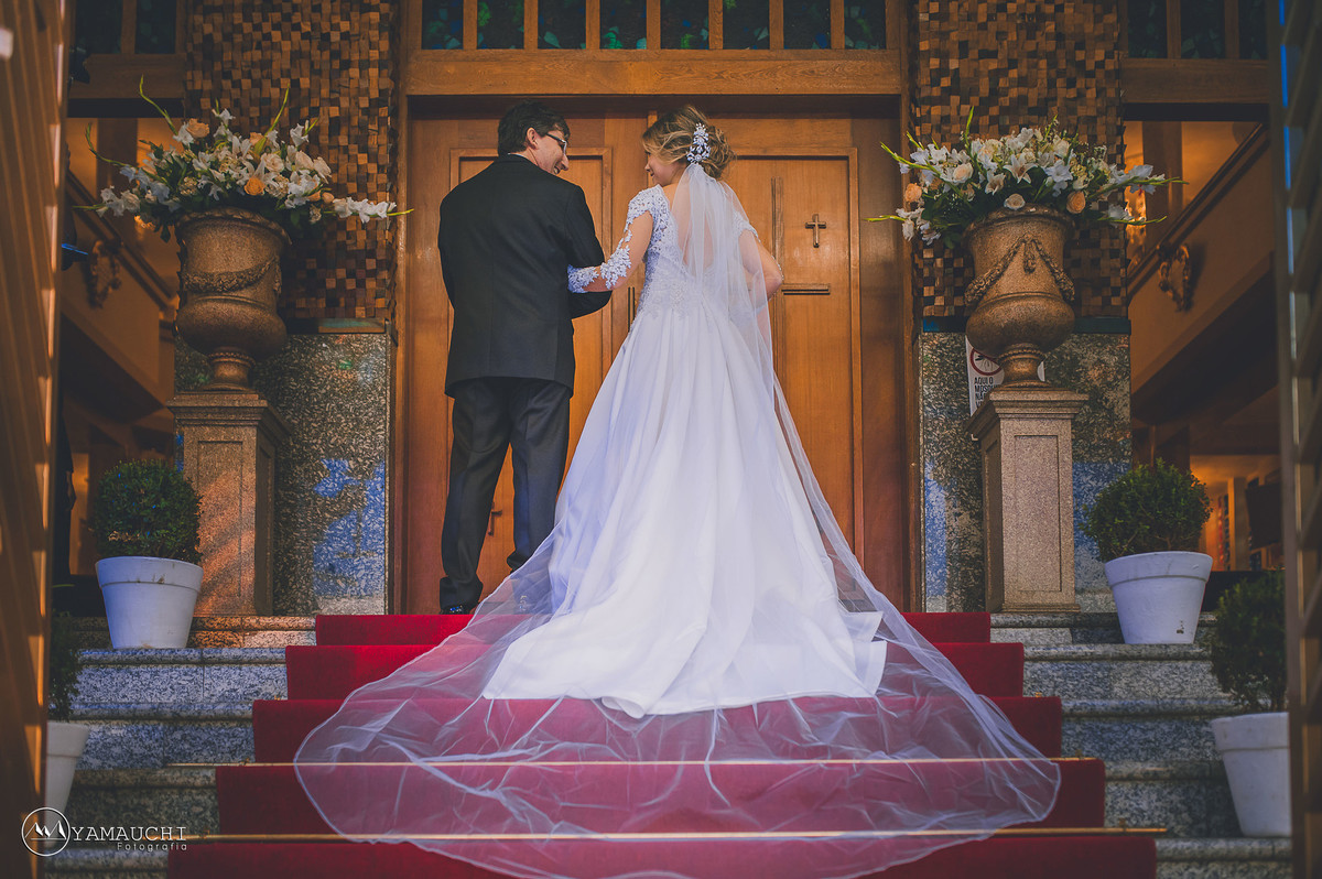 pai e filha na igreja