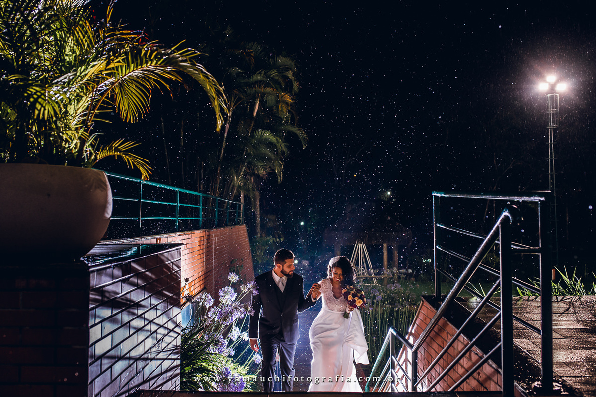 Fotografia de casamento na chuva