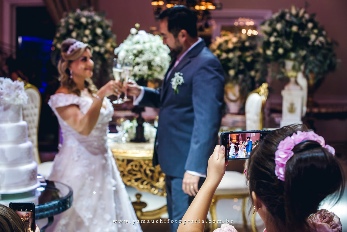 brinde dos noivos na festa