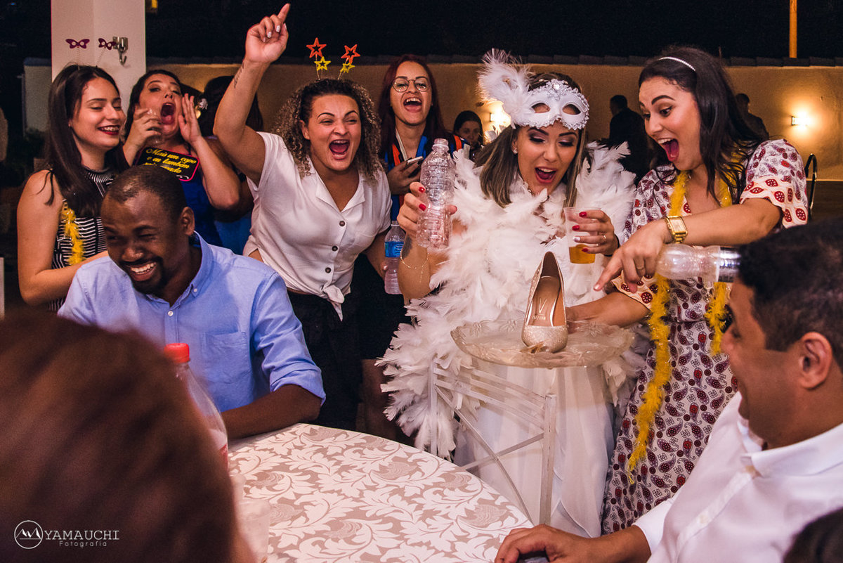 bagunça da noiva e madrinhas