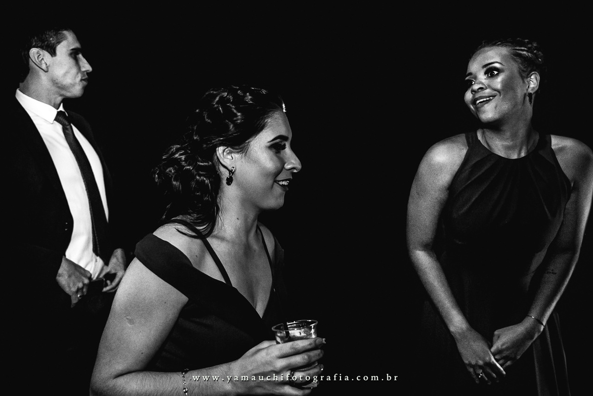 convidados se divertindo