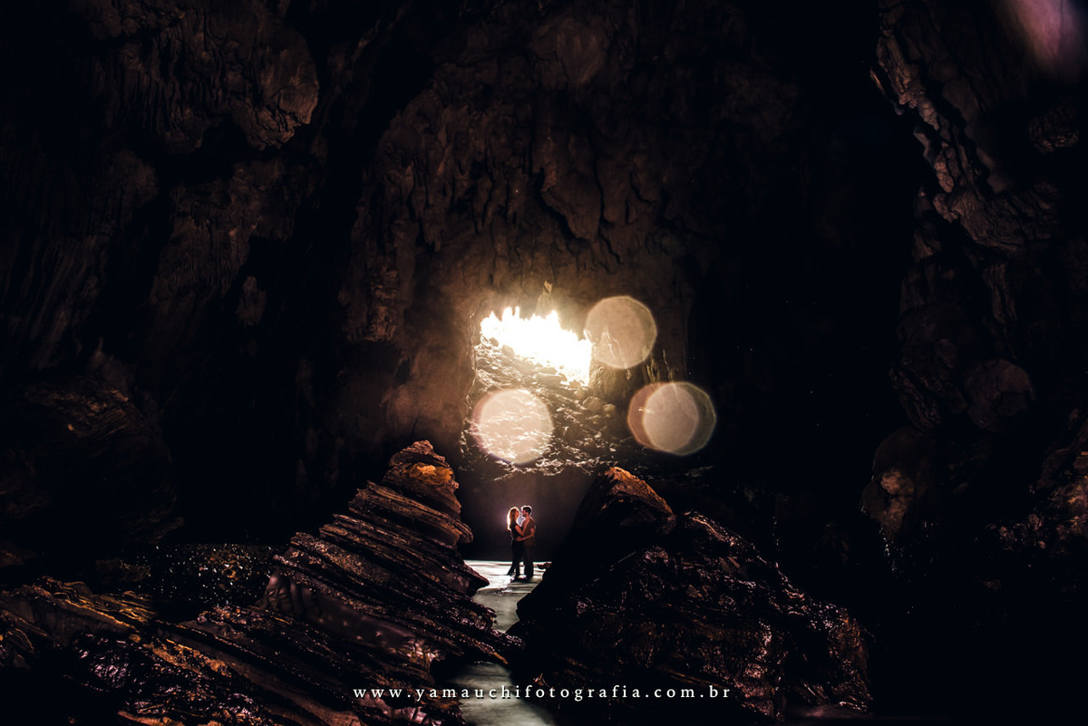 Fotos na caverna Temimina Petar ensaio de casal