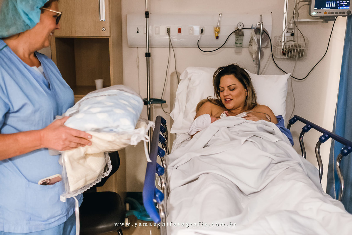 procedimentos para a primeira mamada do bebe