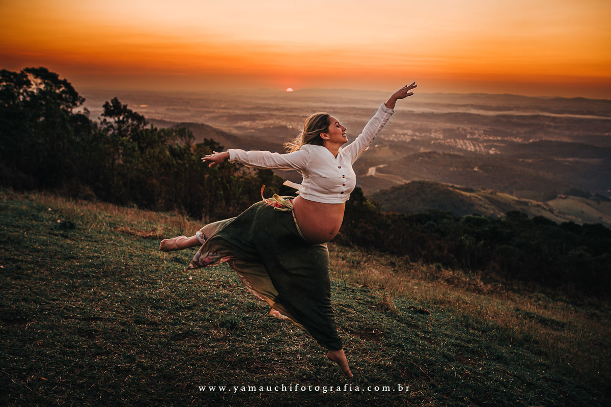 bailarina gravida no ensaio de gestante