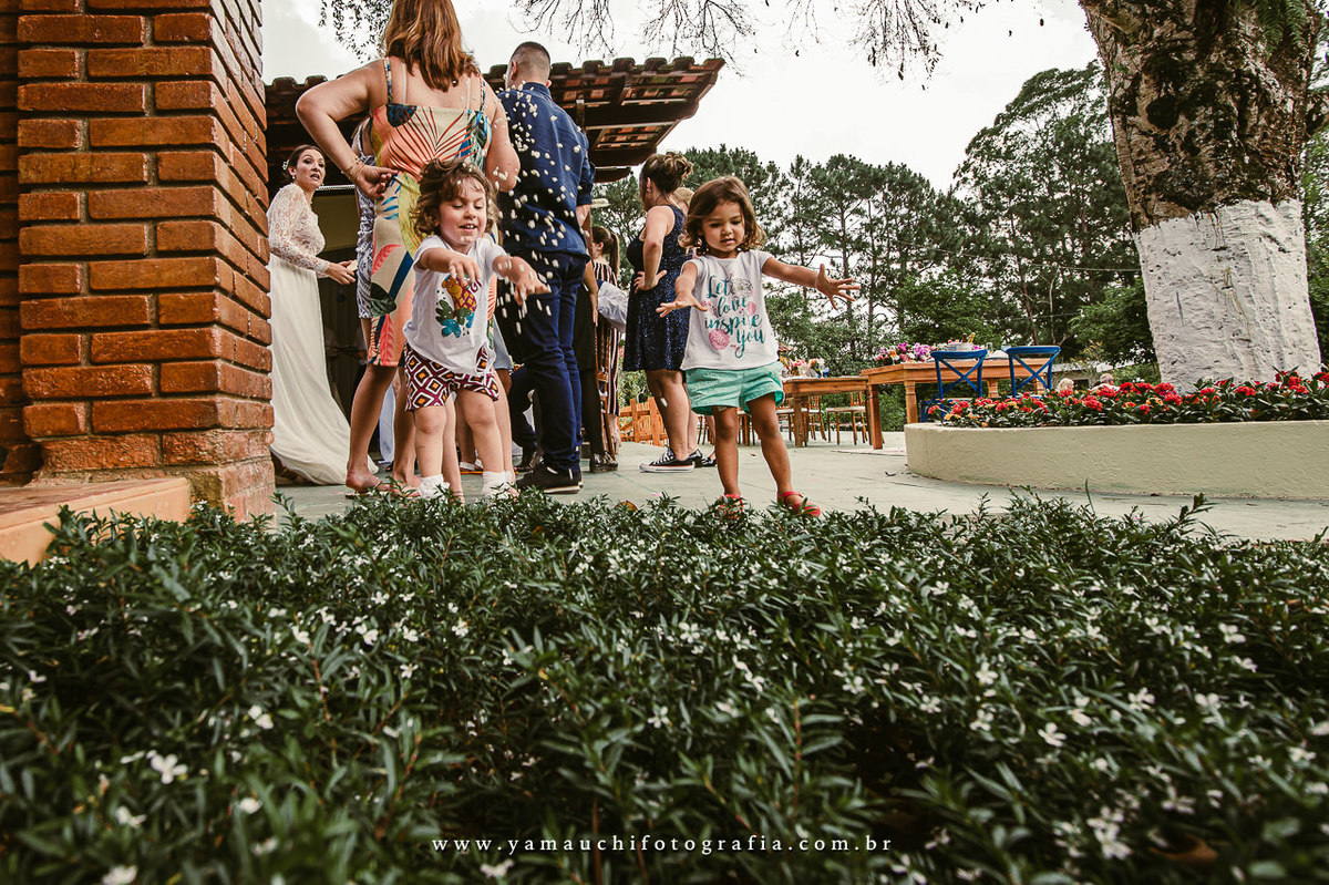 crianças no casamento