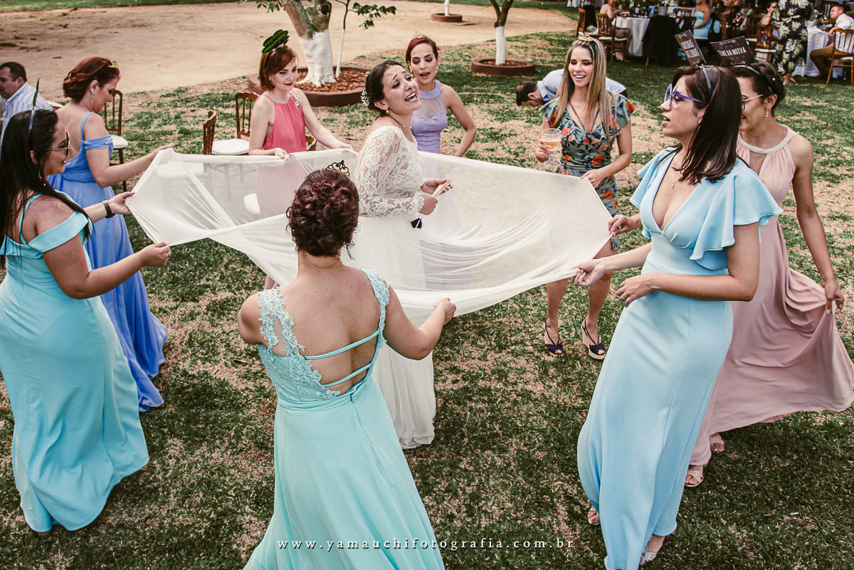 vestido de noiva e madrinhas