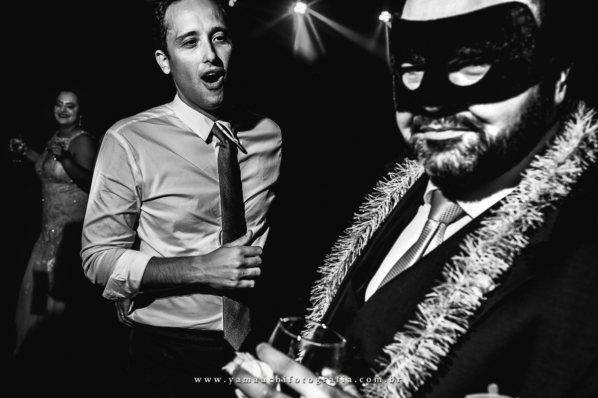 noivo na pista de dança