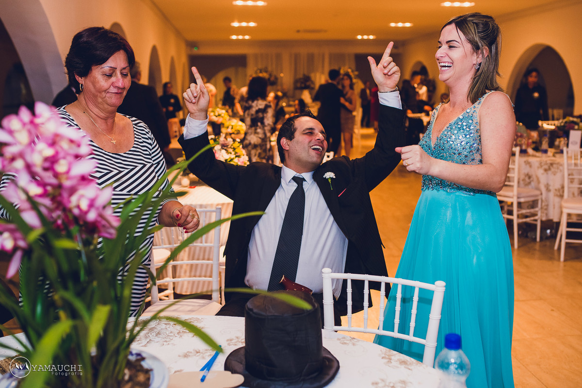 irmã do noivo e cunhado