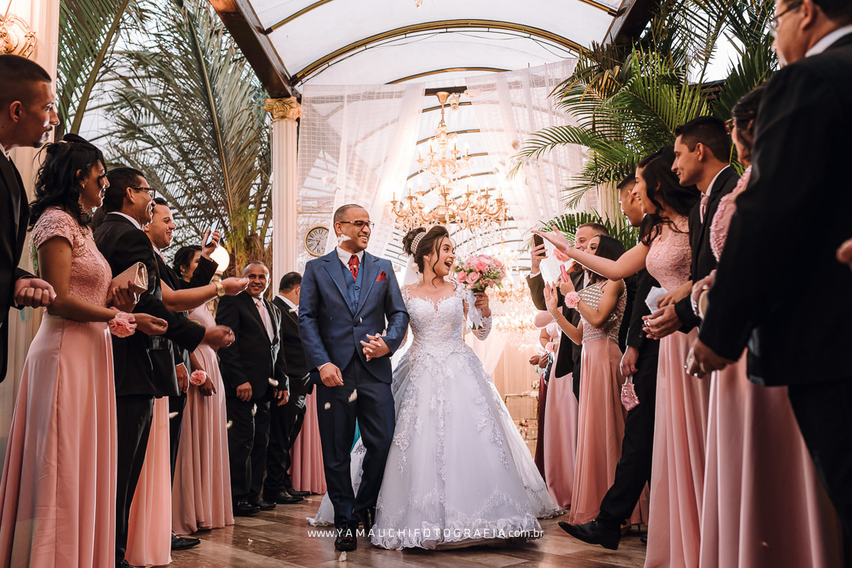 Fotos da saída dos noivos