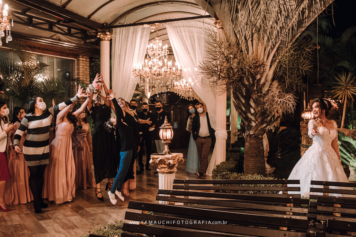 Buque da noiva em Chácara Recanto Miami Eventos