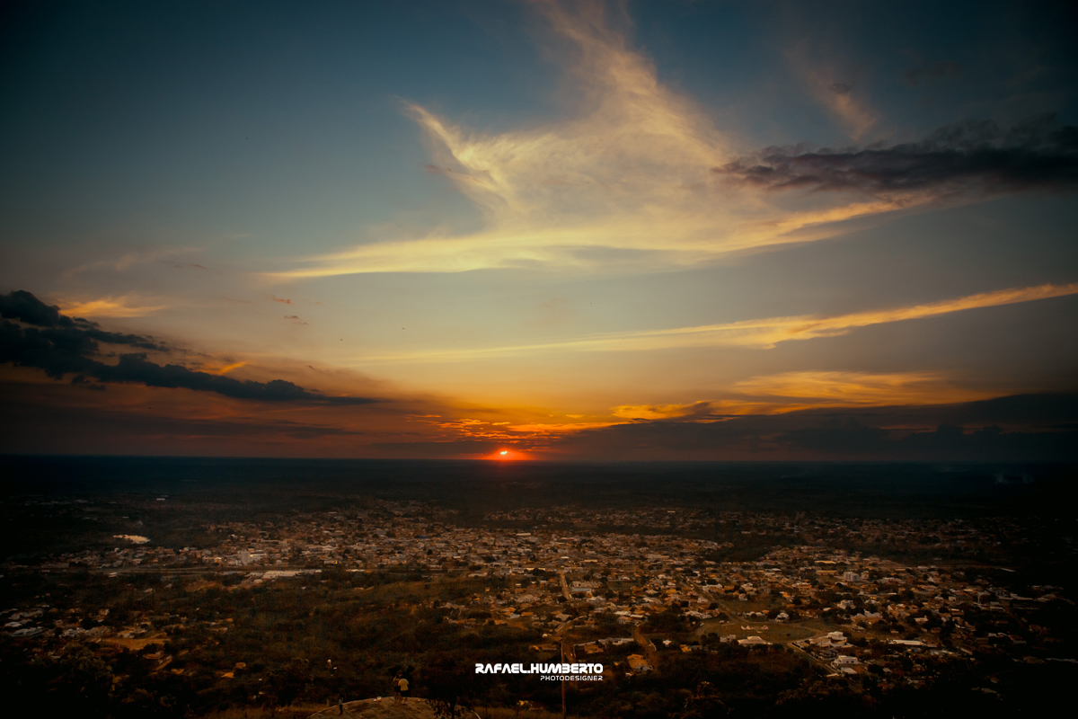 Serra do Estrondo em Paraíso do Tocantins: Pôr do Sol 2014