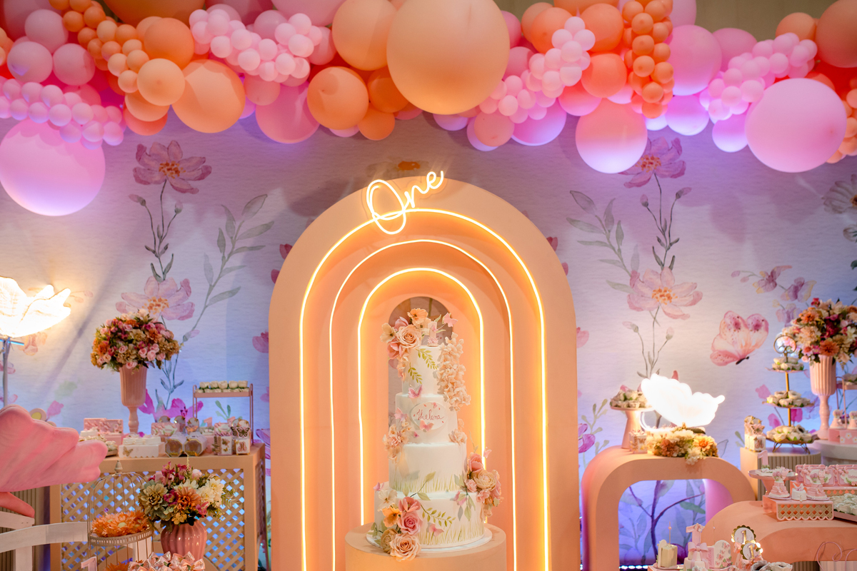 Bolo decorado do aniversário de 1 ano