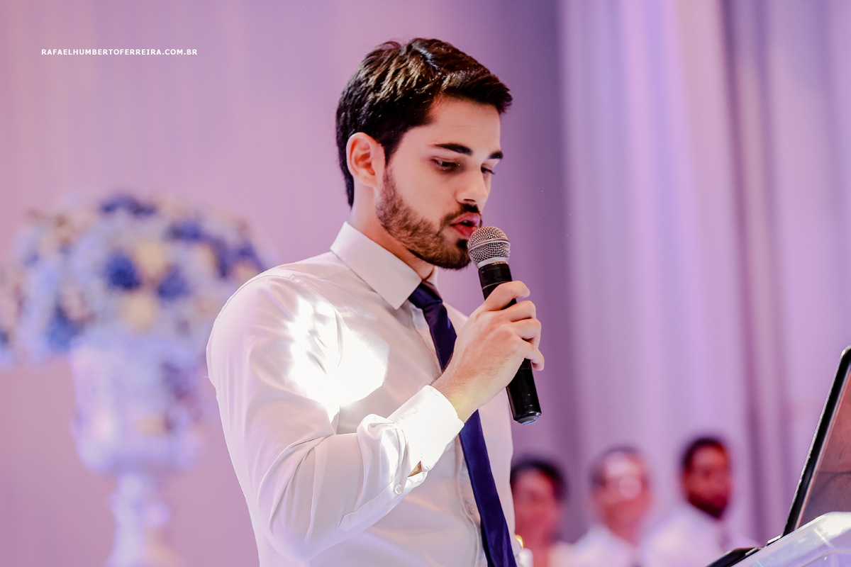 momento de homenagens do formando no culto