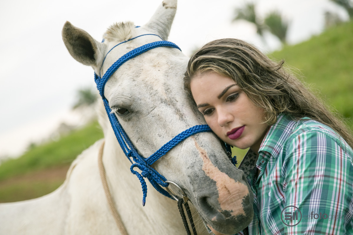Mariana na Fazenda 15 anos e2 fotografia