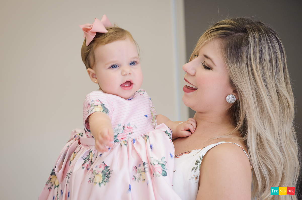 Foto Família Em Festa De Aniversário Infantil Tema Jardim Das Borboletas