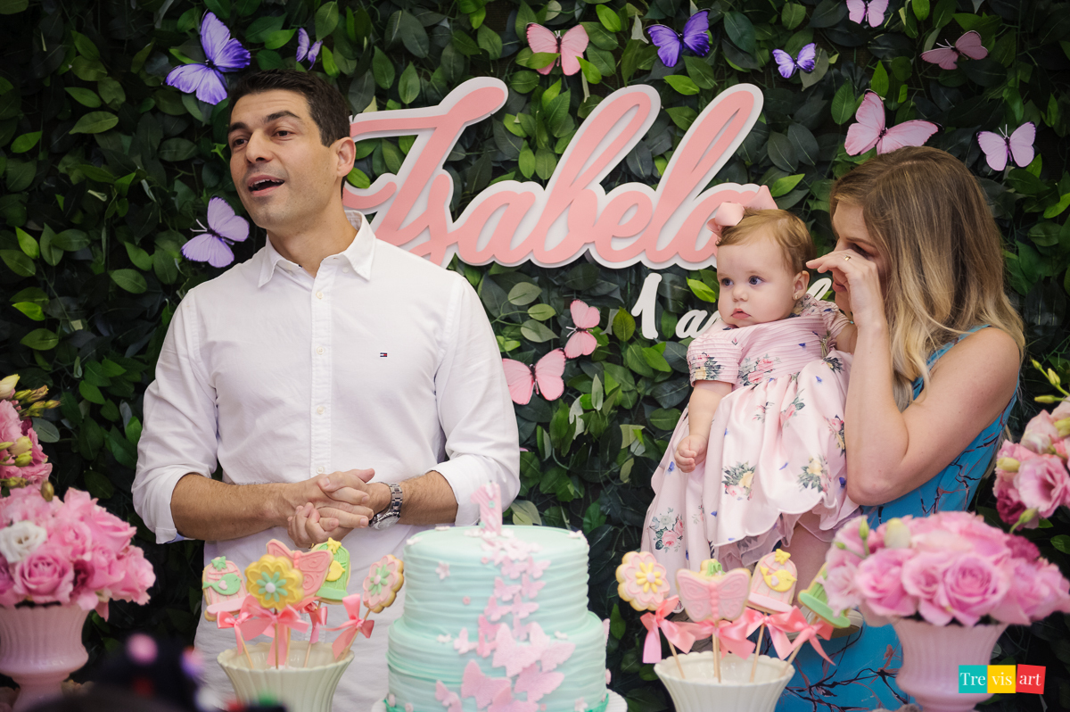 Foto Parabéns em Festa Infantil Criança Brincando Em Festa De Aniversário Infantil Tema Jardim Das Borboletas