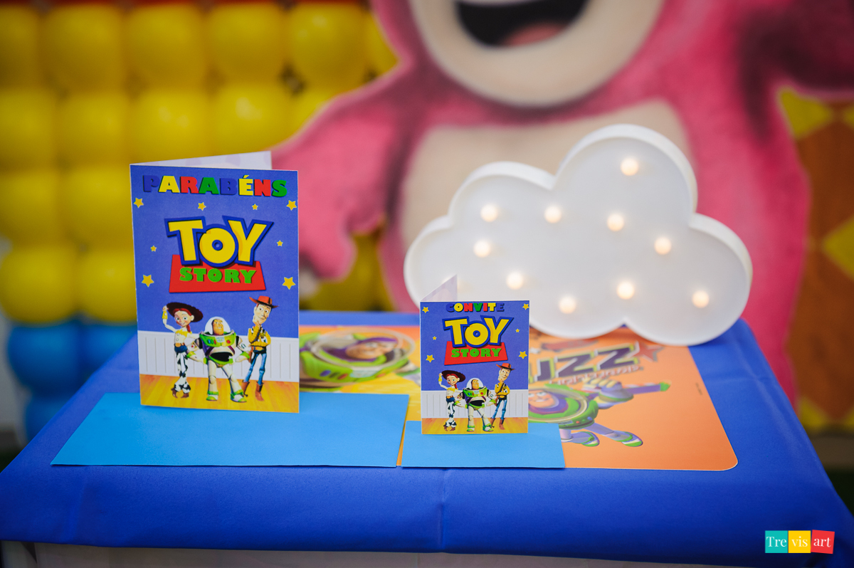 Fotografia festa de aniversario de menino em buffet infantil felizcidade em curitiba com tema de festa toy story