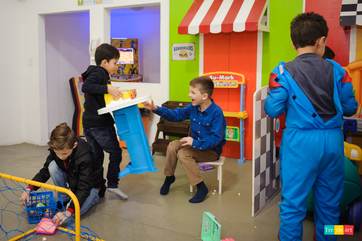 Fotografia festa de aniversario de menino em buffet infantil felizcidade em curitiba com tema de festa toy story