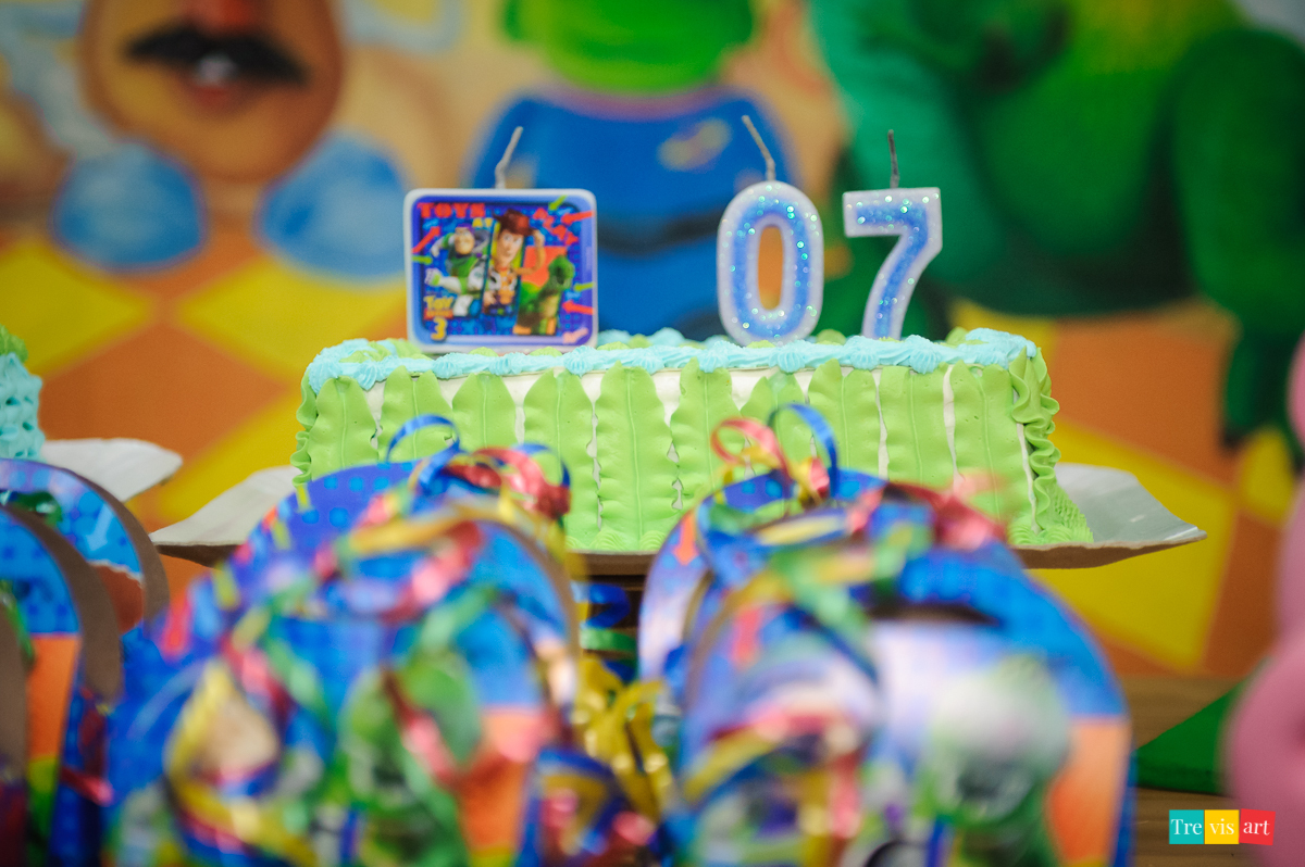 Fotografia festa de aniversario de menino em buffet infantil felizcidade em curitiba com tema de festa toy story