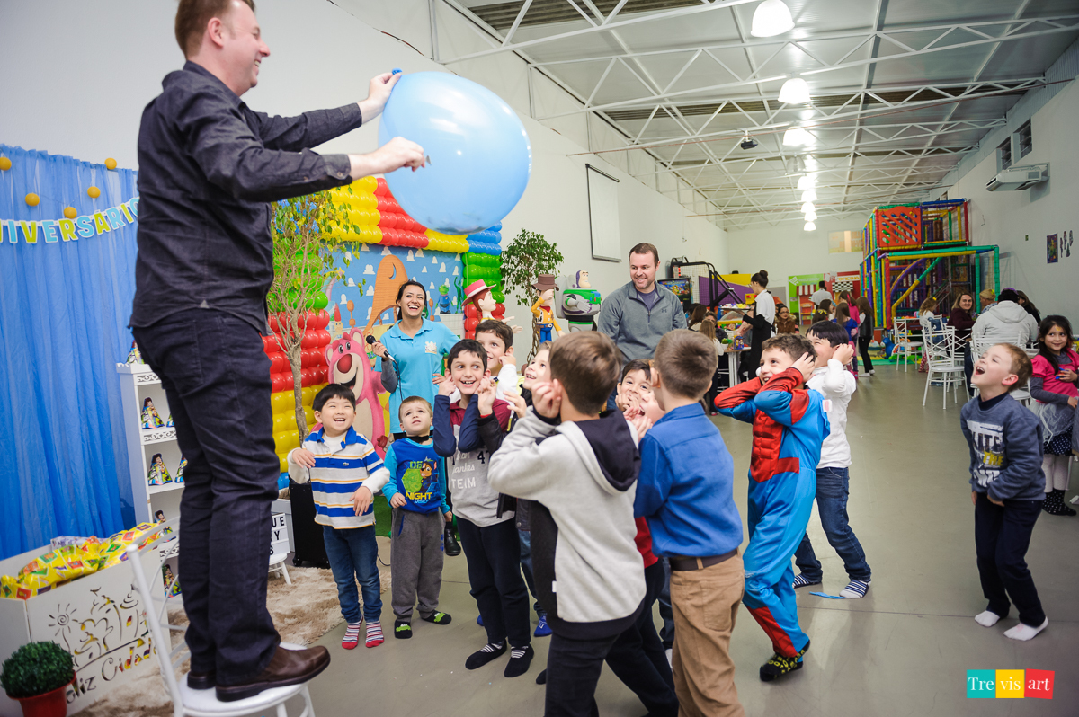 Fotografia festa de aniversario de menino em buffet infantil felizcidade em curitiba com tema de festa toy story