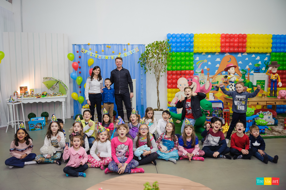 Fotografia festa de aniversario de menino em buffet infantil felizcidade em curitiba com tema de festa toy story