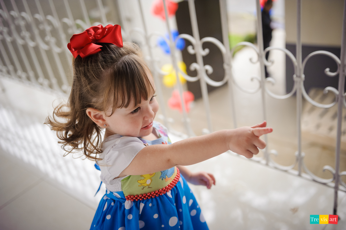 foto festa de aniversario infantil de menina em buffet infantil centopeia em curitiba tema de festa galinha pintadinha