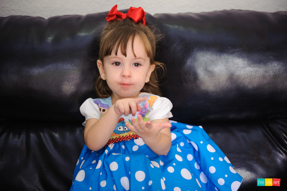 foto festa de aniversario infantil de menina em buffet infantil centopeia em curitiba tema de festa galinha pintadinha