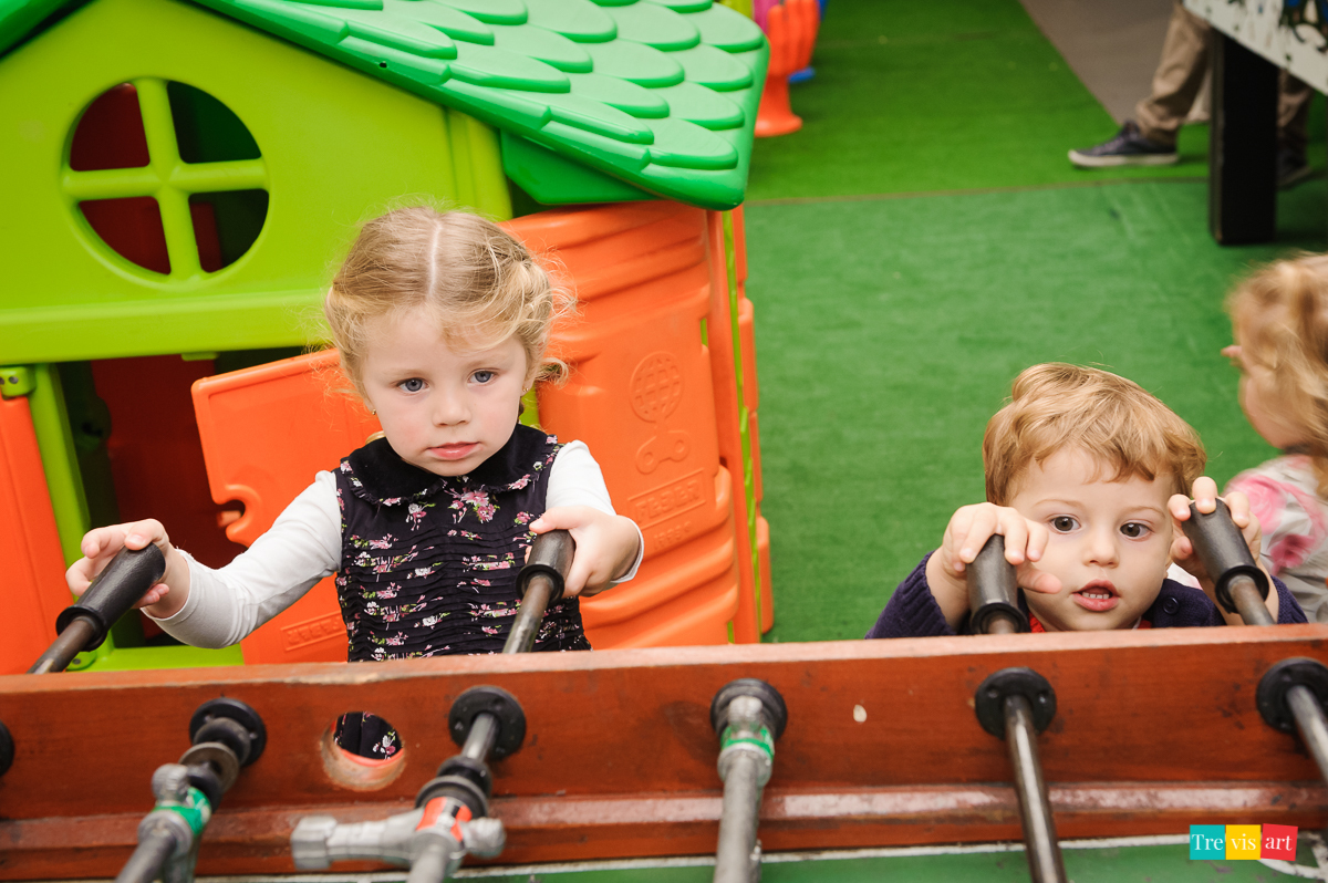 foto festa de aniversario infantil de menina em buffet infantil centopeia em curitiba tema de festa galinha pintadinha
