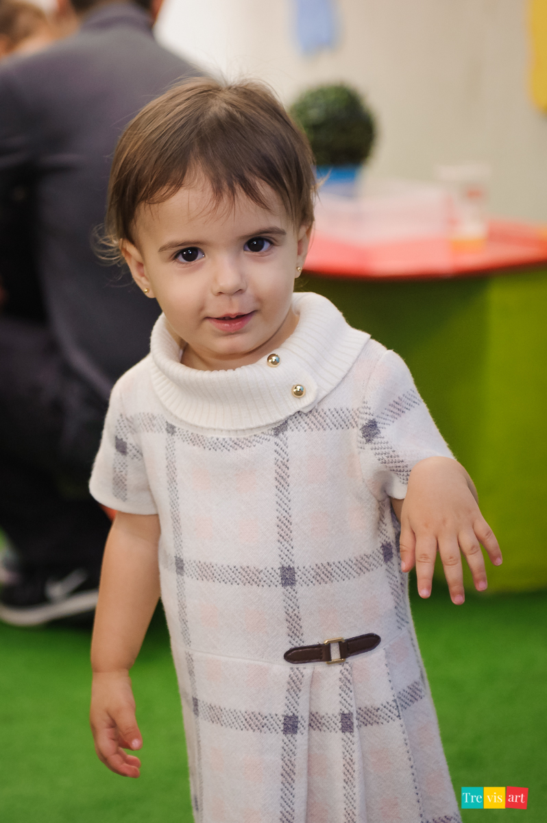 foto festa de aniversario infantil de menina em buffet infantil centopeia em curitiba tema de festa galinha pintadinha