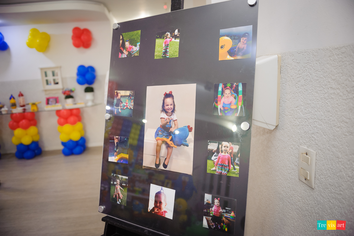 foto festa de aniversario infantil de menina em buffet infantil centopeia em curitiba tema de festa galinha pintadinha