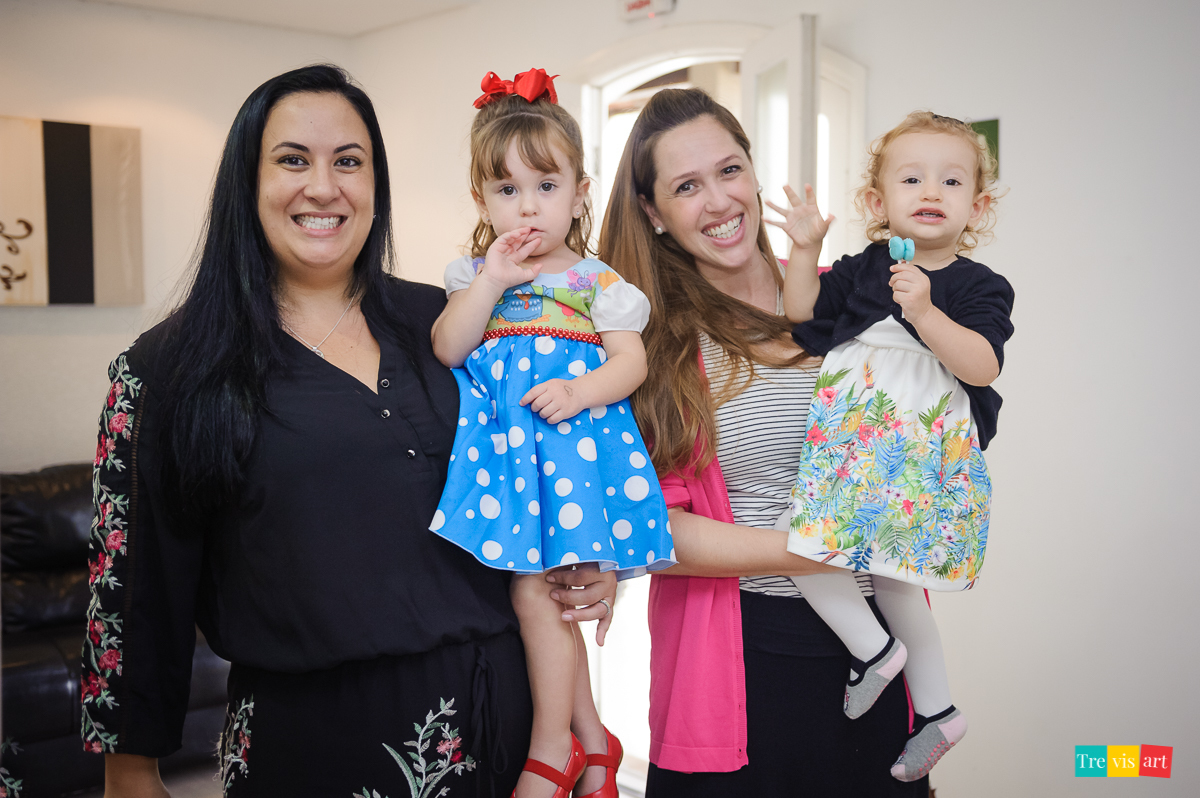foto festa de aniversario infantil de menina em buffet infantil centopeia em curitiba tema de festa galinha pintadinha