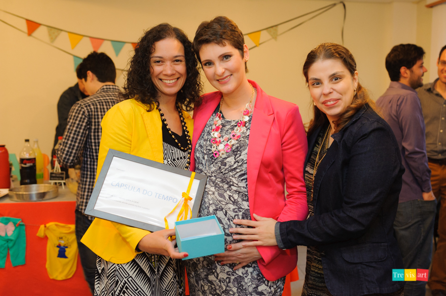 Foto da mamãe com convidadas no chá de bebê