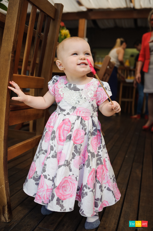 Foto primeiros passos com um sorrisão na festa de aniversario