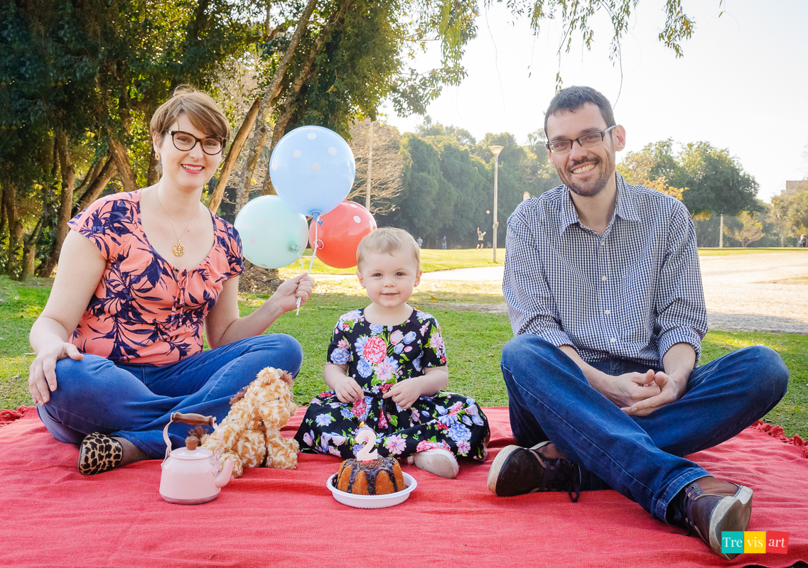 familia fazendo picnic no MON ensaio fotografico