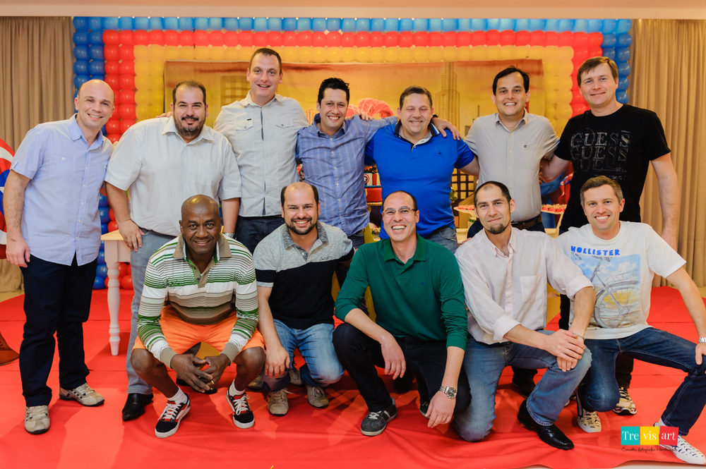 Foto pais de amigos convidados para a festa infantil no BUffet Mundo Kids.