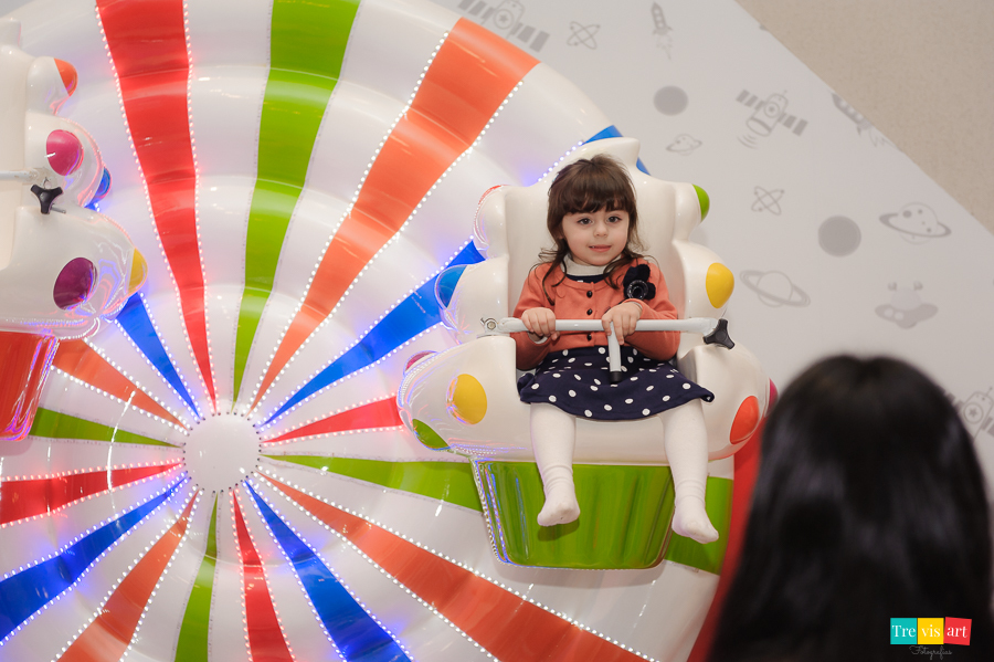 Foto convidados na Mini Roda na festa de aniversario, Buffet Mundo Kids.